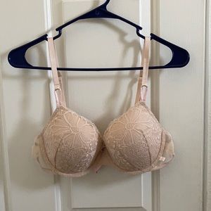 NWOT Victoria’s Secret lined Demi 36C